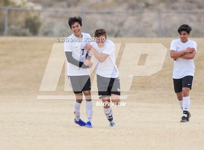 Thumbnail 3 in Central vs. Queen Creek (Chandler Prep Invitational) photogallery.
