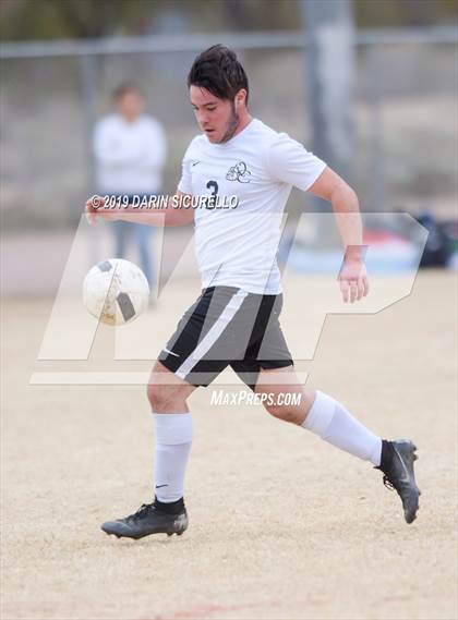 Thumbnail 2 in Central vs. Queen Creek (Chandler Prep Invitational) photogallery.