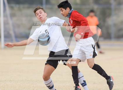 Thumbnail 3 in Central vs. Queen Creek (Chandler Prep Invitational) photogallery.