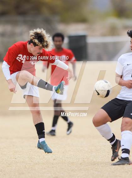 Thumbnail 3 in Central vs. Queen Creek (Chandler Prep Invitational) photogallery.