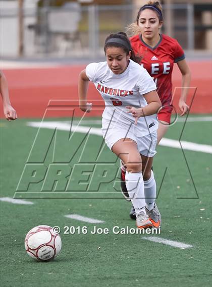 Thumbnail 3 in Lee [Robert E.] vs Madison (Comalander Stadium) photogallery.