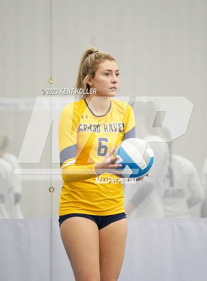 Thumbnail 2 in Grand Haven vs. Lakeland (Beast of the East) photogallery.