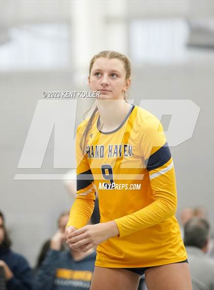 Thumbnail 2 in Grand Haven vs. Lakeland (Beast of the East) photogallery.