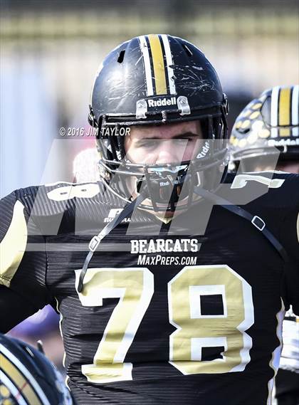 Thumbnail 1 in Henrietta vs. Gunter (UIL 3A-2 Region II Playoff) photogallery.