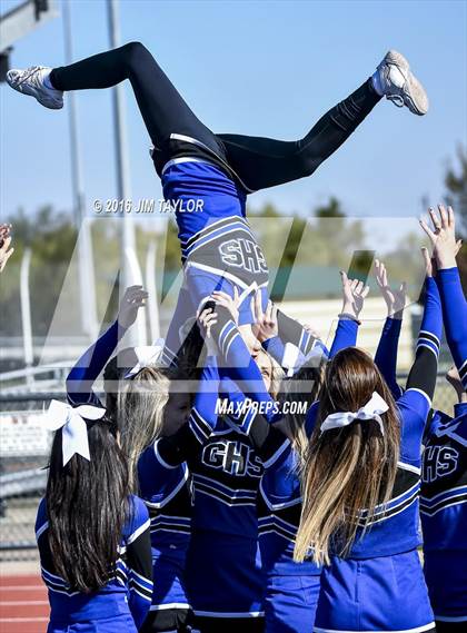 Thumbnail 1 in Henrietta vs. Gunter (UIL 3A-2 Region II Playoff) photogallery.