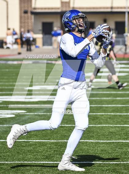 Thumbnail 2 in Henrietta vs. Gunter (UIL 3A-2 Region II Playoff) photogallery.