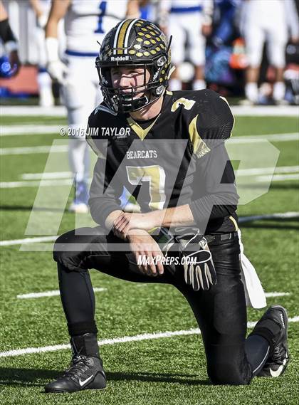 Thumbnail 2 in Henrietta vs. Gunter (UIL 3A-2 Region II Playoff) photogallery.
