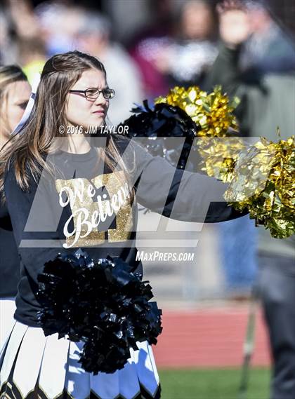 Thumbnail 3 in Henrietta vs. Gunter (UIL 3A-2 Region II Playoff) photogallery.