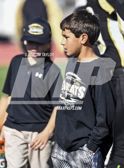 Thumbnail 3 in Henrietta vs. Gunter (UIL 3A-2 Region II Playoff) photogallery.