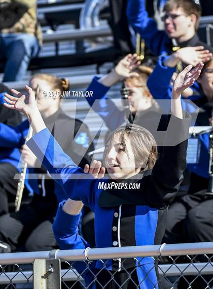 Thumbnail 2 in Henrietta vs. Gunter (UIL 3A-2 Region II Playoff) photogallery.