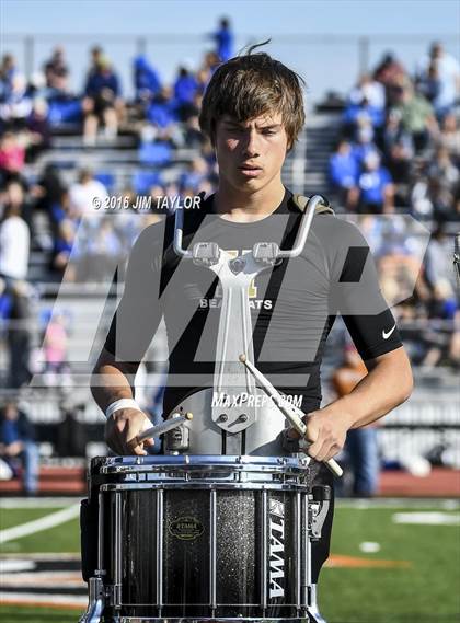 Thumbnail 1 in Henrietta vs. Gunter (UIL 3A-2 Region II Playoff) photogallery.