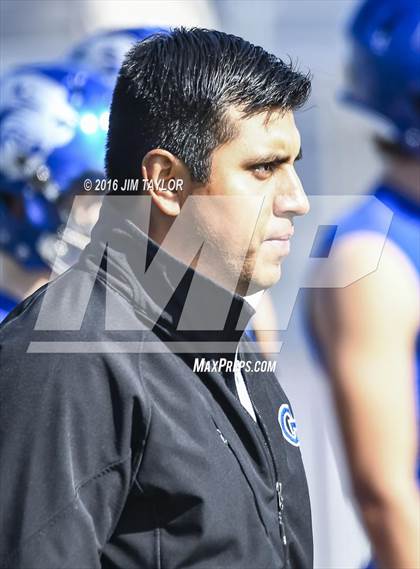 Thumbnail 2 in Henrietta vs. Gunter (UIL 3A-2 Region II Playoff) photogallery.