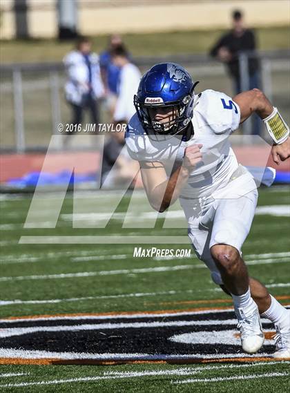 Thumbnail 1 in Henrietta vs. Gunter (UIL 3A-2 Region II Playoff) photogallery.