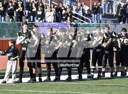 Thumbnail 3 in Henrietta vs. Gunter (UIL 3A-2 Region II Playoff) photogallery.