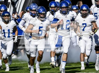 Thumbnail 2 in Henrietta vs. Gunter (UIL 3A-2 Region II Playoff) photogallery.