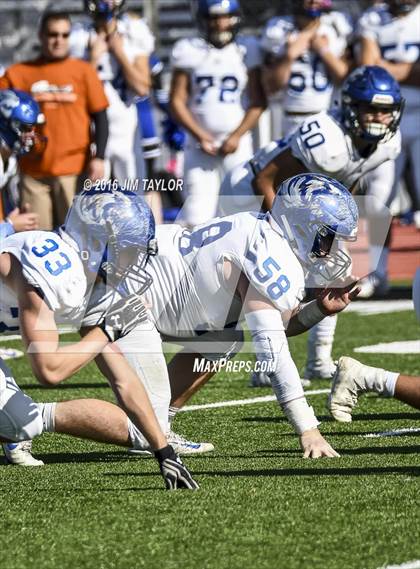 Thumbnail 2 in Henrietta vs. Gunter (UIL 3A-2 Region II Playoff) photogallery.