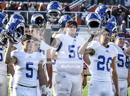 Thumbnail 3 in Henrietta vs. Gunter (UIL 3A-2 Region II Playoff) photogallery.