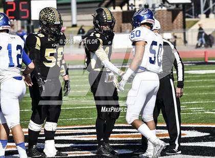 Thumbnail 2 in Henrietta vs. Gunter (UIL 3A-2 Region II Playoff) photogallery.