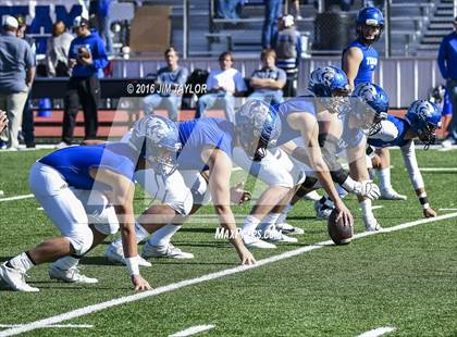 Thumbnail 3 in Henrietta vs. Gunter (UIL 3A-2 Region II Playoff) photogallery.