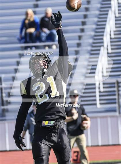 Thumbnail 1 in Henrietta vs. Gunter (UIL 3A-2 Region II Playoff) photogallery.