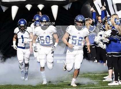 Thumbnail 3 in Henrietta vs. Gunter (UIL 3A-2 Region II Playoff) photogallery.