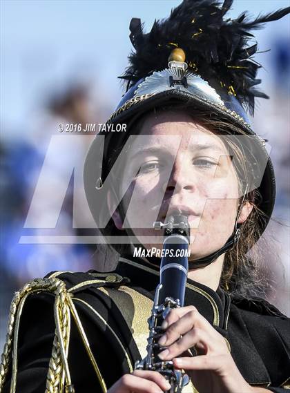 Thumbnail 1 in Henrietta vs. Gunter (UIL 3A-2 Region II Playoff) photogallery.