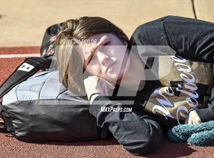Thumbnail 1 in Henrietta vs. Gunter (UIL 3A-2 Region II Playoff) photogallery.