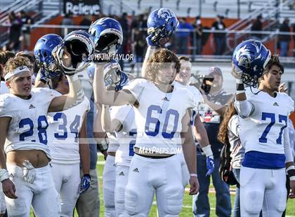 Thumbnail 2 in Henrietta vs. Gunter (UIL 3A-2 Region II Playoff) photogallery.
