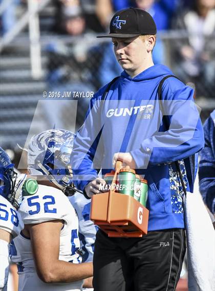 Thumbnail 3 in Henrietta vs. Gunter (UIL 3A-2 Region II Playoff) photogallery.