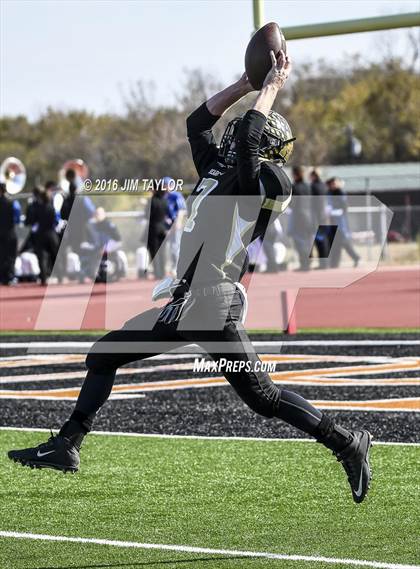 Thumbnail 3 in Henrietta vs. Gunter (UIL 3A-2 Region II Playoff) photogallery.