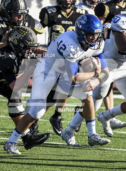 Thumbnail 3 in Henrietta vs. Gunter (UIL 3A-2 Region II Playoff) photogallery.