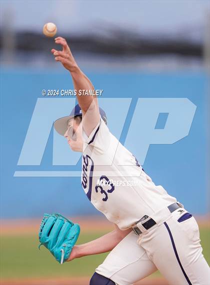 Thumbnail 1 in Lemont vs. Show Low (Wolves Classic) photogallery.