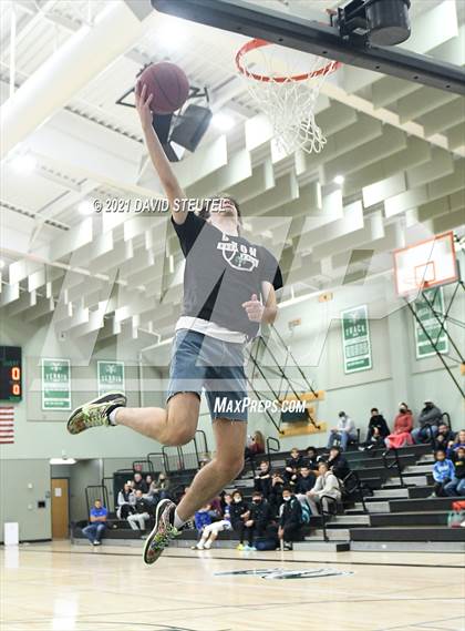 Thumbnail 1 in Slam Dunk Competition (Steve Cauchi Ram Jam) photogallery.