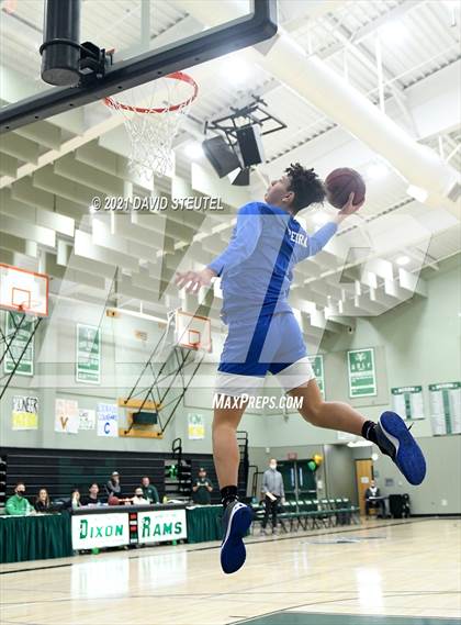 Thumbnail 3 in Slam Dunk Competition (Steve Cauchi Ram Jam) photogallery.