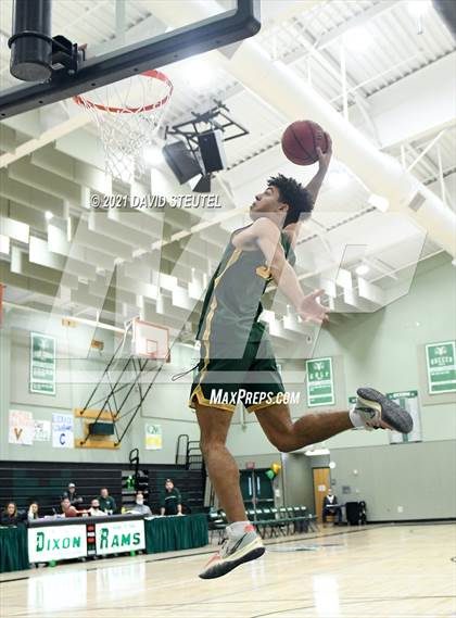 Thumbnail 2 in Slam Dunk Competition (Steve Cauchi Ram Jam) photogallery.