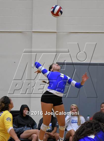 Thumbnail 1 in Clark vs Alamo Heights (NEISD Invitational) photogallery.