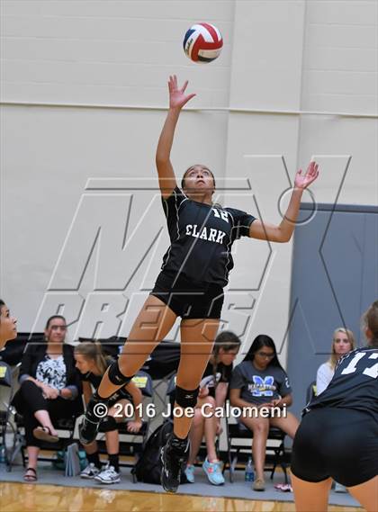 Thumbnail 2 in Clark vs Alamo Heights (NEISD Invitational) photogallery.