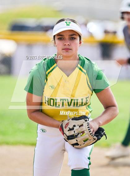 Thumbnail 2 in Holtville vs. Mar Vista photogallery.