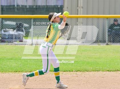 Thumbnail 1 in Holtville vs. Mar Vista photogallery.