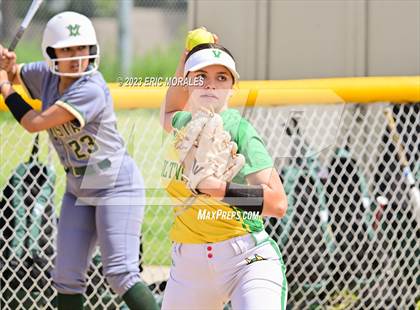Thumbnail 2 in Holtville vs. Mar Vista photogallery.