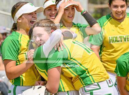 Thumbnail 1 in Holtville vs. Mar Vista photogallery.