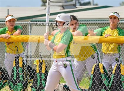 Thumbnail 2 in Holtville vs. Mar Vista photogallery.