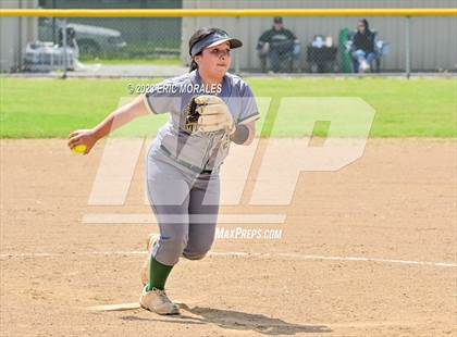 Thumbnail 1 in Holtville vs. Mar Vista photogallery.