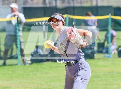 Thumbnail 2 in Holtville vs. Mar Vista photogallery.