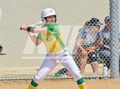 Thumbnail 2 in Holtville vs. Mar Vista photogallery.
