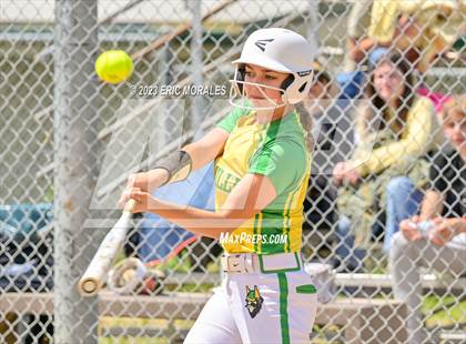 Thumbnail 2 in Holtville vs. Mar Vista photogallery.