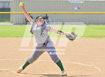 Thumbnail 1 in Holtville vs. Mar Vista photogallery.