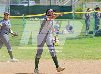 Thumbnail 3 in Holtville vs. Mar Vista photogallery.