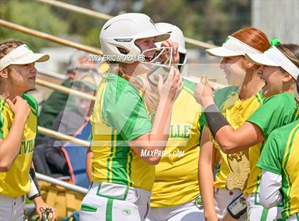 Thumbnail 2 in Holtville vs. Mar Vista photogallery.