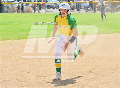 Thumbnail 2 in Holtville vs. Mar Vista photogallery.